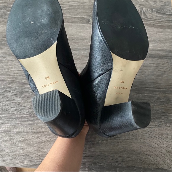 Cole Haan Davenport Black Ankle Bootie Size 9B - Picture 6 of 8